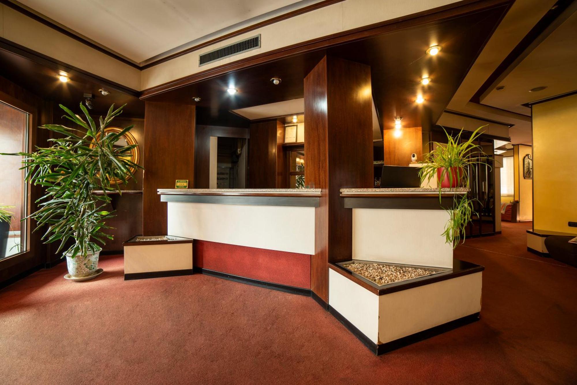 Hotel Victoria Varedo Extérieur photo