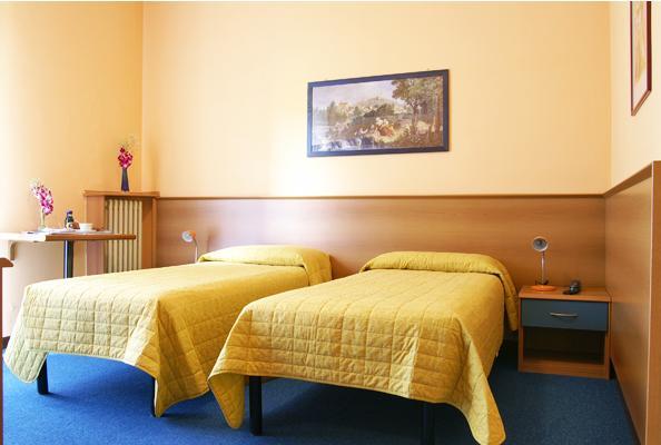 Hotel Victoria Varedo Chambre photo